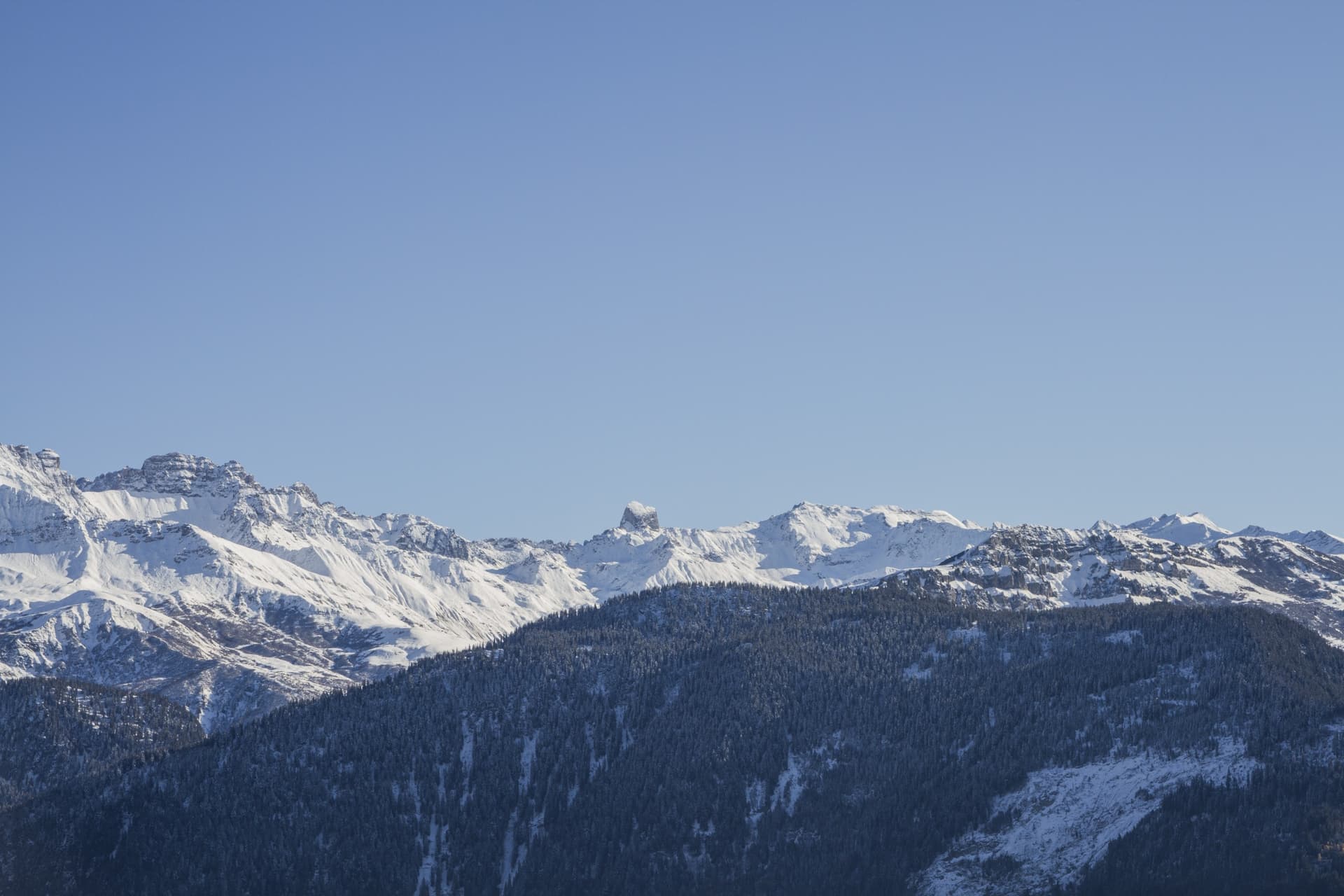 Escursione con racchette da neve in Savoia