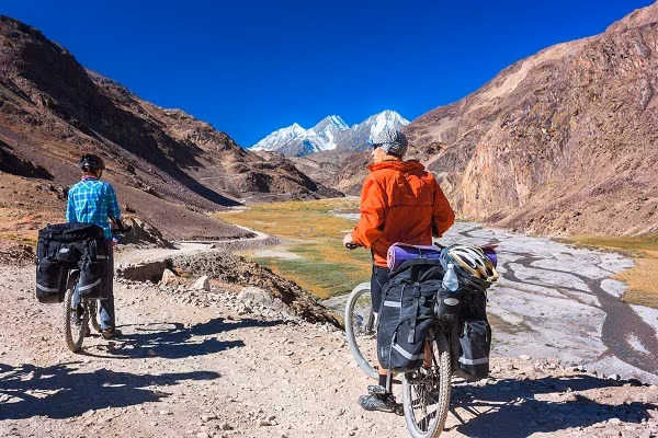 Andare in bicicletta attraverso il Sikkim