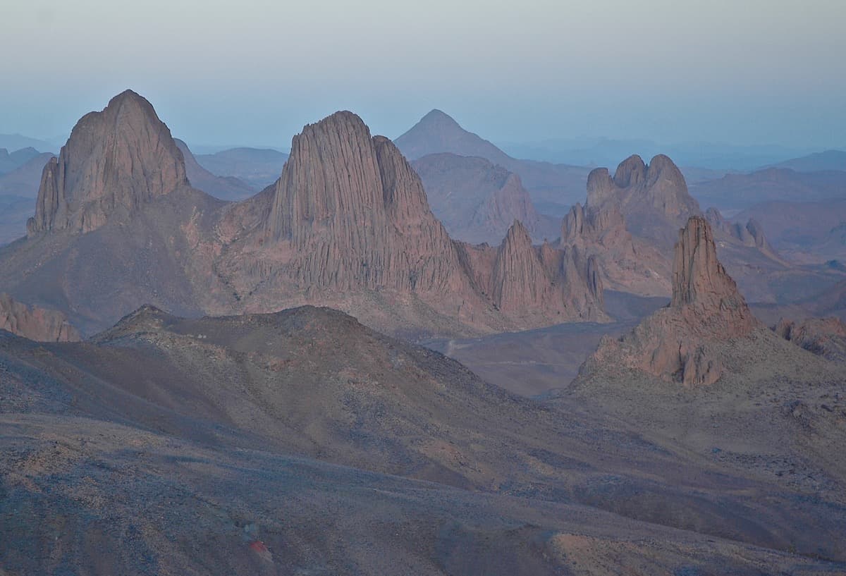 Da Algeri alle montagne dell'Hoggar, viaggio nel cuore di un'Algérie plurale