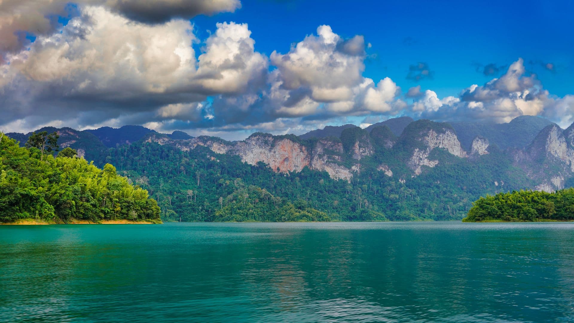 Chiew Larn Lake