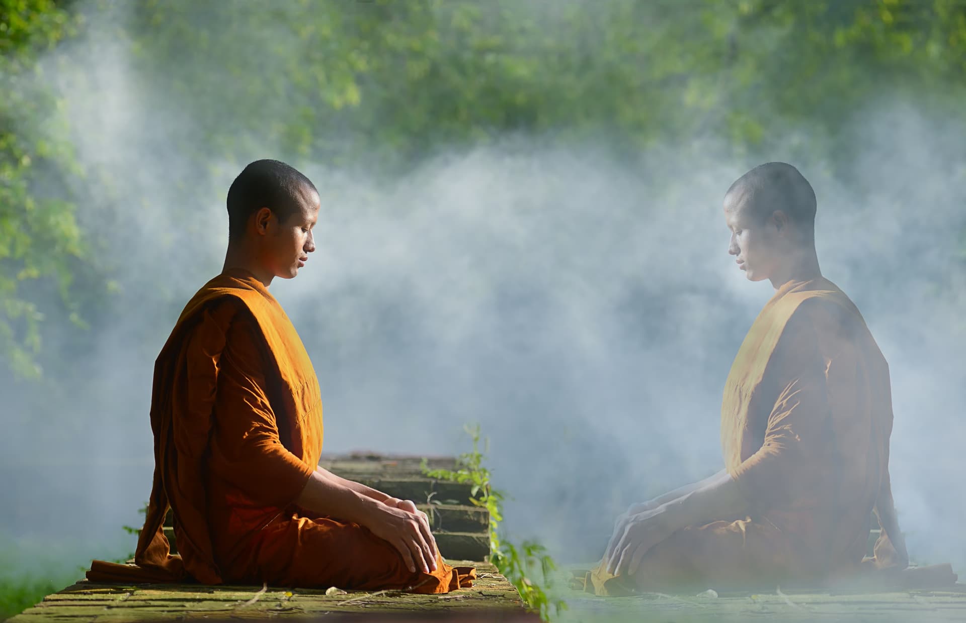 Iniziarsi alla meditazione durante un ritiro spirituale in Thailandia