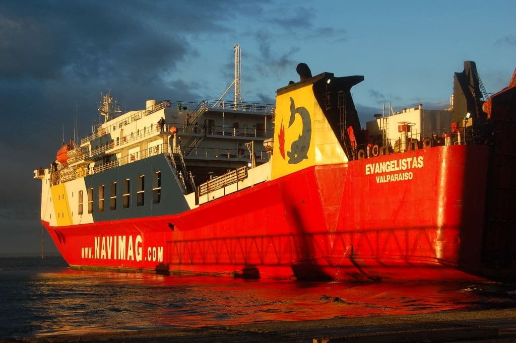 Scoperta della Patagonia con la navigazione Ferry Navim