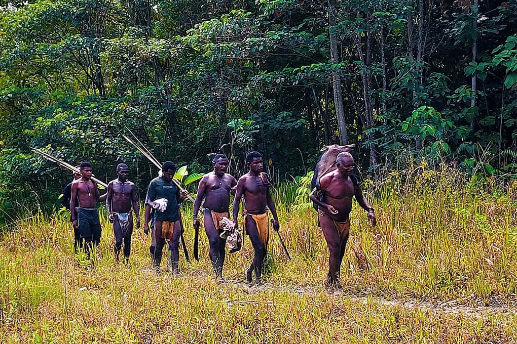 Papuasia: nel cuore delle tribù Wenami, Keuw e Burate