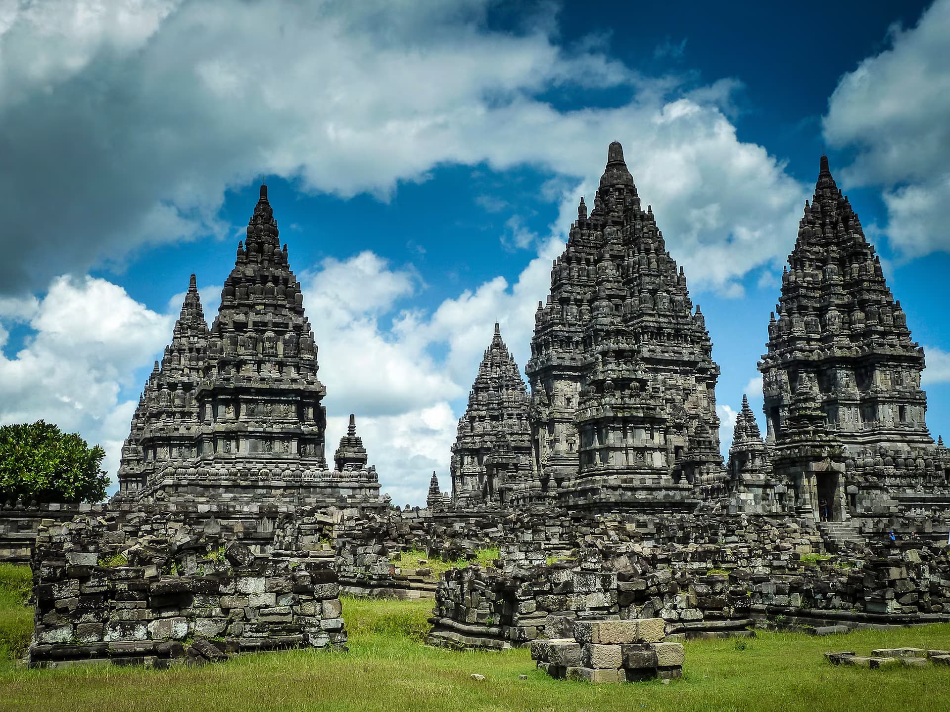 Yogyakarta intima: Prambanan: passeggiata nel cuore dell'induismo giavanese