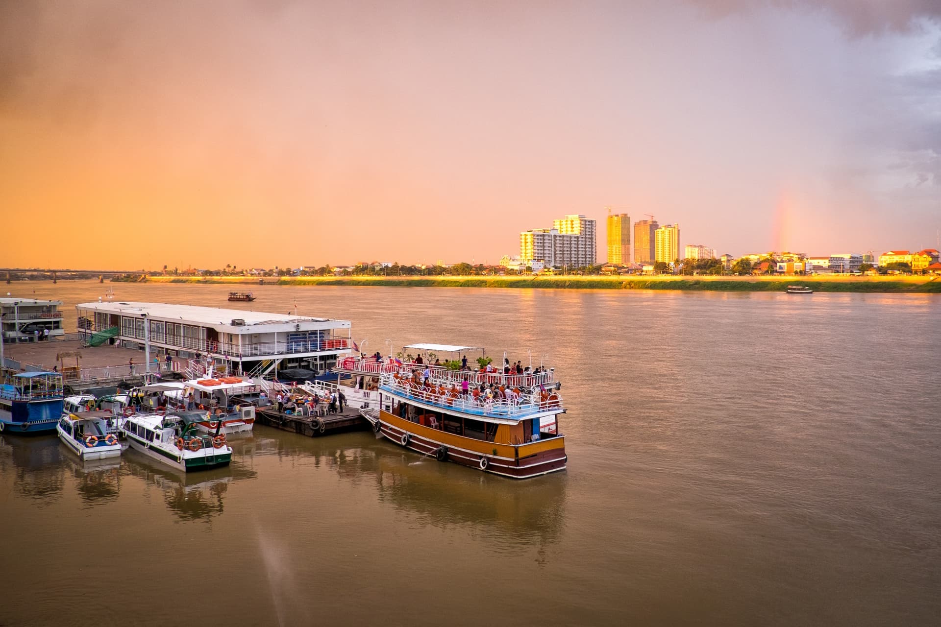 Tour in barca a Phnom Penh